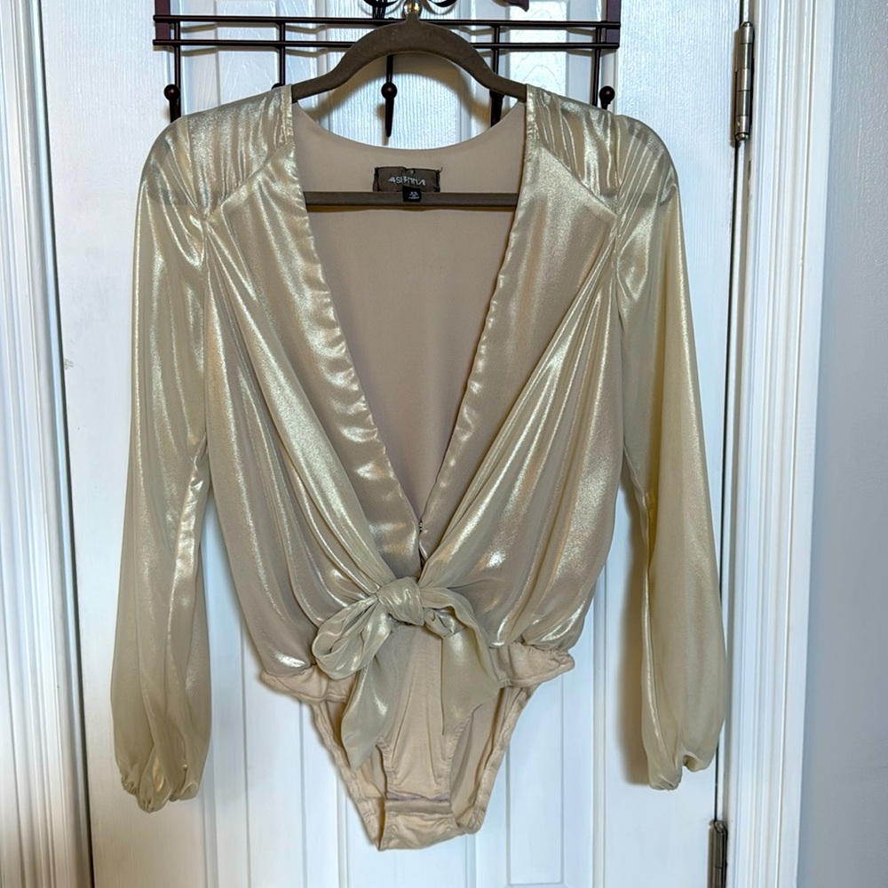 4S13NNA Champagne Metallic Bodysuit w/ Deep V-Neck, Puffed Sleeves & Sash